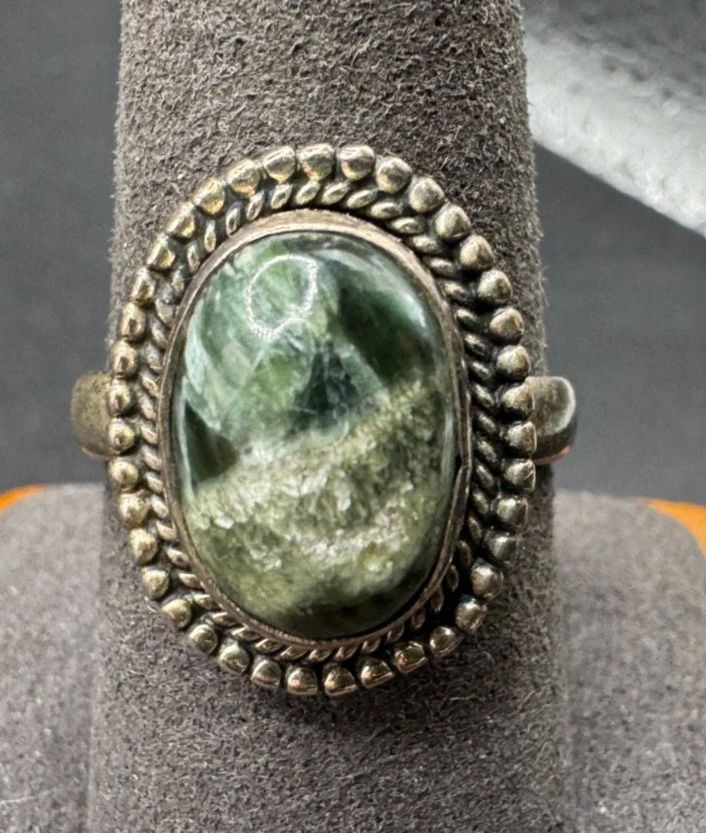 Vtg 925 Sterling Silver Seraphinite Oval Green Stone Rope Border Ring Sz 10.25